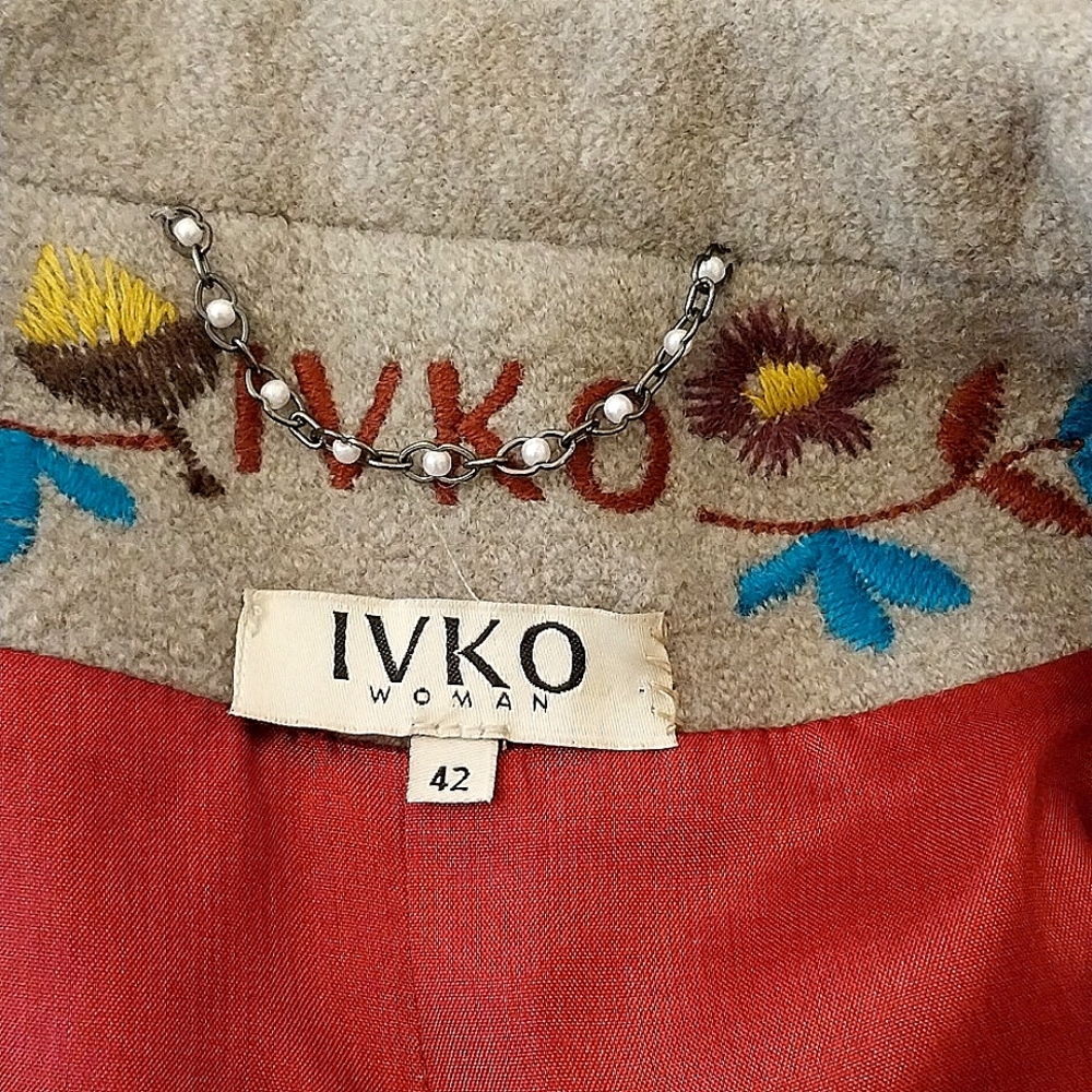 Embroidered Siberian jacket - Picture 9 of 10